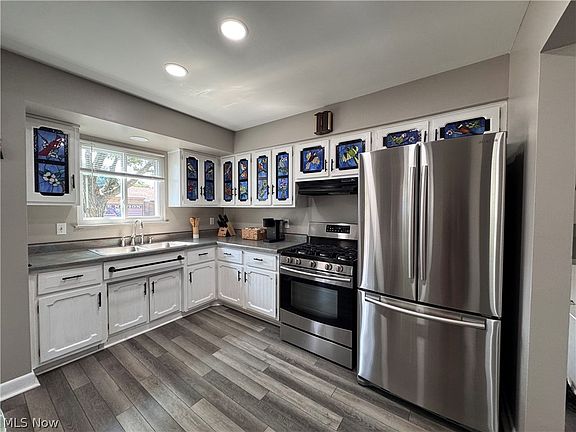 5th image of 1096 Birch Ln