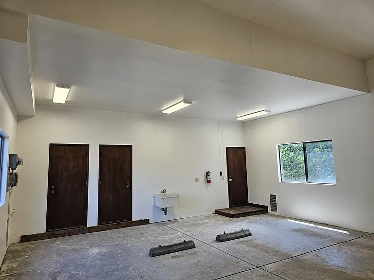3914 Alameda Ave — Photo 6