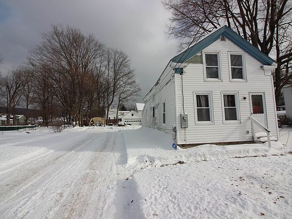 5th image of 235 Maple Street