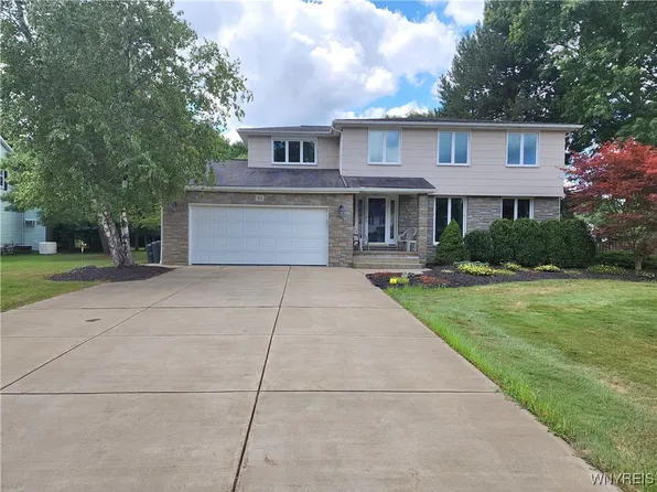 83 Hawthorne Dr, Orchard Park, NY 14127