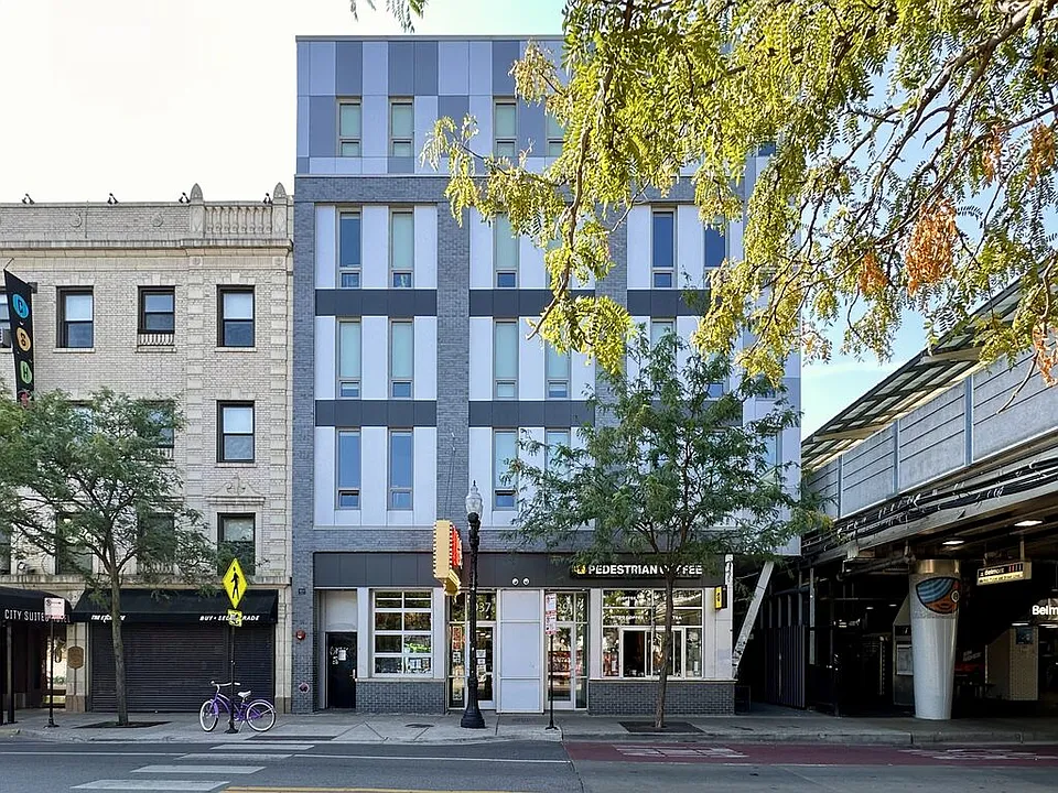 945 W Belmont Ave #E01P