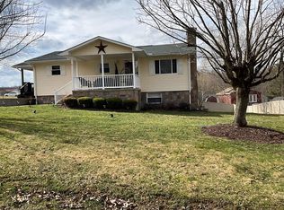 136 Taft St, Crab Orchard, WV 25827