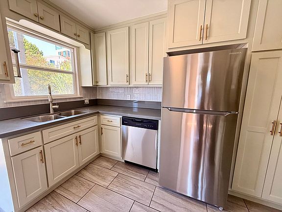 4th image of 1313 Douglas St #1315