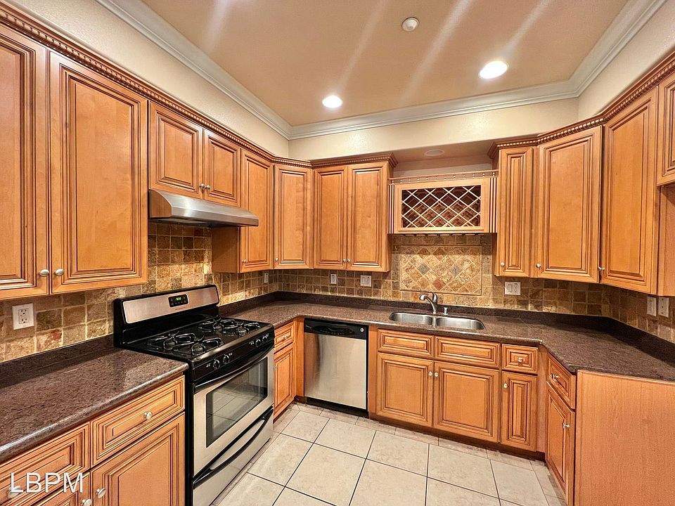 1st image of 88 N Roosevelt Ave Unit 12
