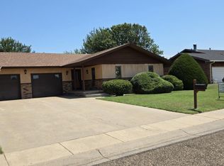 1933 Windsor Ln, Liberal, KS 67901