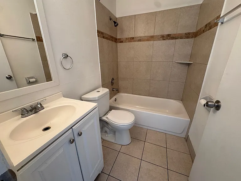 3441 NW 44th St #103 — Photo 14