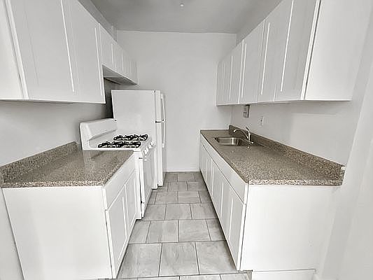 5th image of 555 Fort Washington Ave APT 1c
