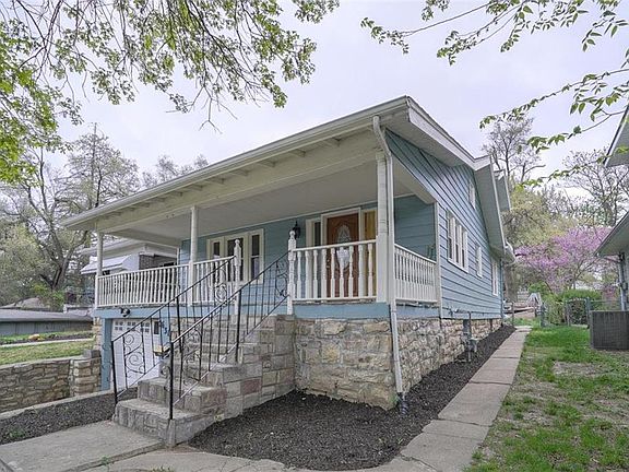 4th image of 2631 Grandview Blvd