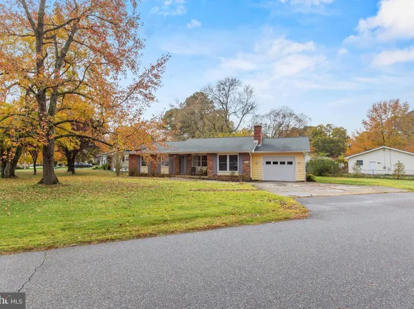 46701 Thomas Dr, Lexington Park, MD 20653