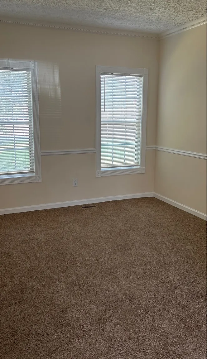 400 South Center St - 314B — Photo 2