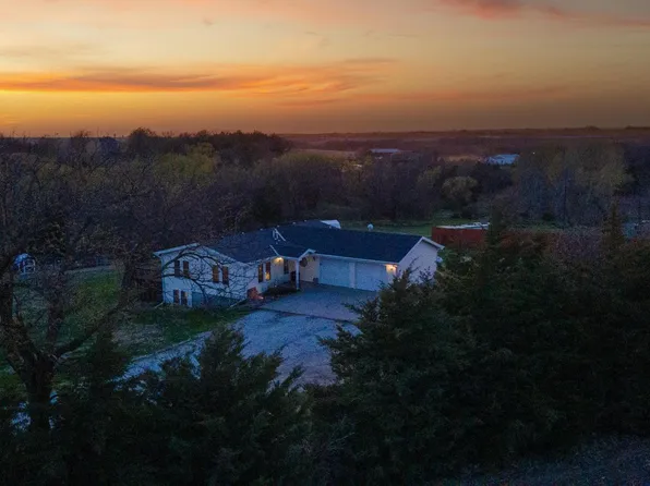 201 Meadow Star Ln, Adams, NE 68301