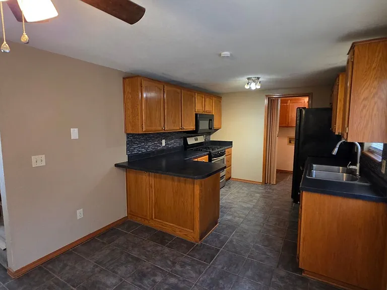 621 Stoneridge Dr — Photo 15