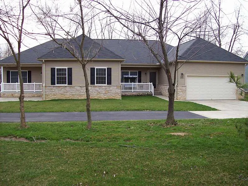 2 bed, 1690 sqft, $1,950 — Photo 1
