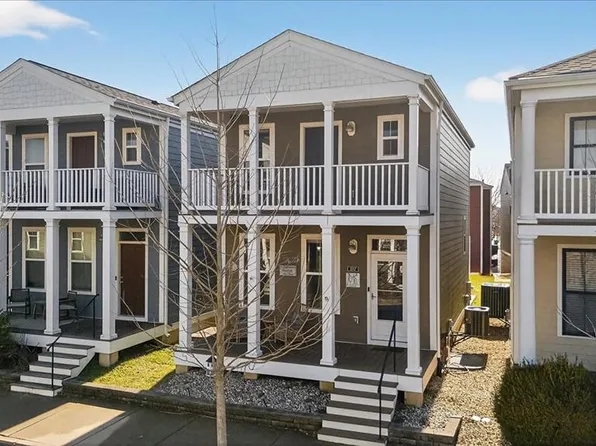 3257 Camp St, Saint Charles, MO 63301