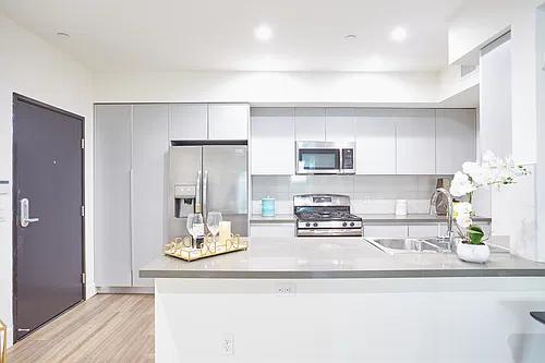Floor plan 3 Bed 3 Bath - 1292 sqft