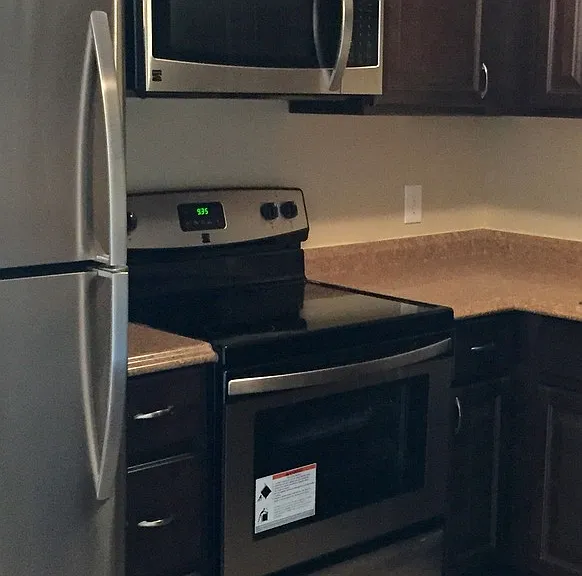 Huntington Apartments — Photo 23