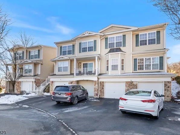 56 King George Rd, Green Brook, NJ 08812