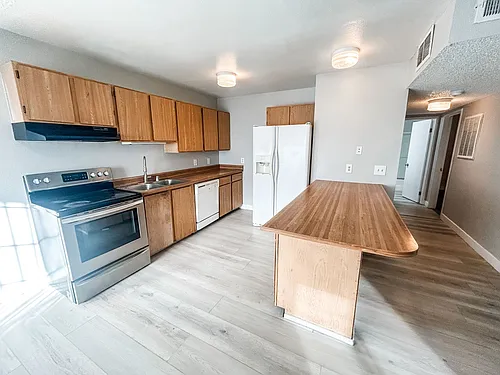 1305 Kari Lee Ct Photo 1