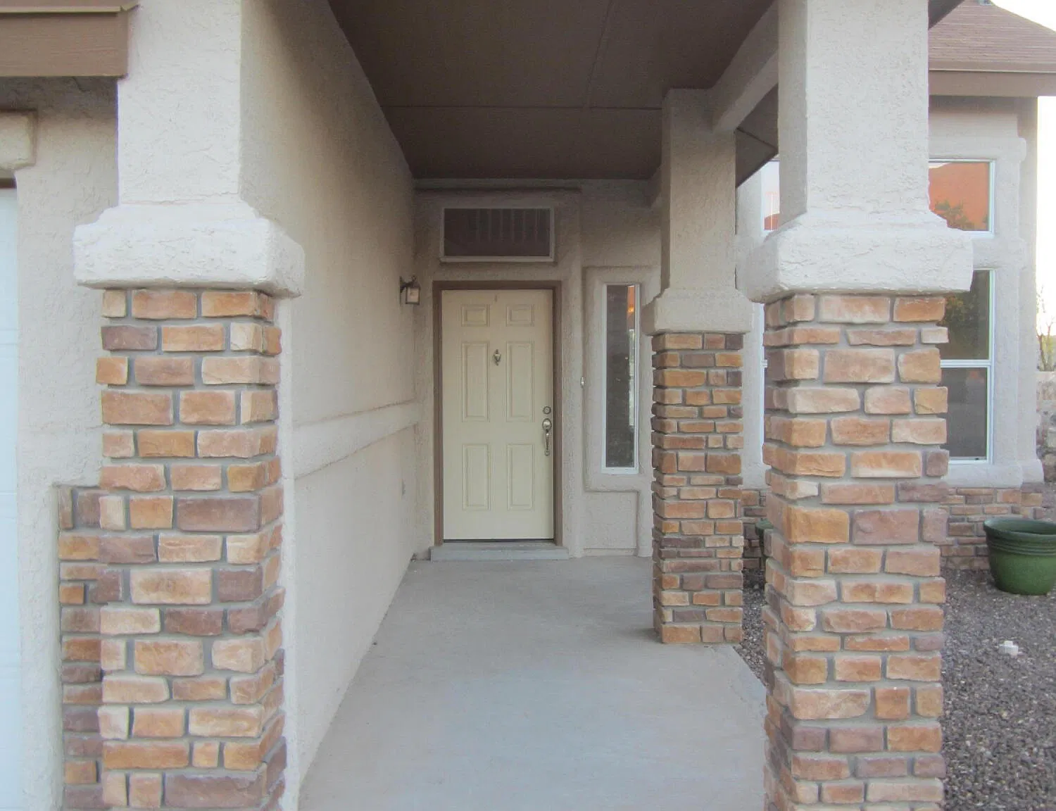 4 bed, 3.5 bath, 2326 sqft, $2,450 — Photo 4