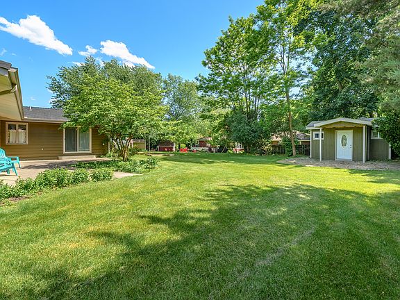 4th image of 128 Park Pl