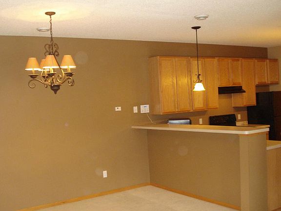 2nd image of 714 Maple Hills Dr APT D
