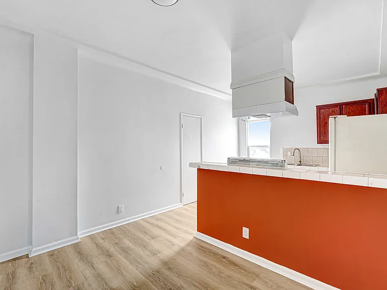 9124 S Broadway #8 — Photo 5