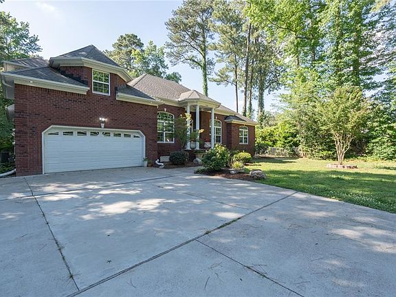 2nd image of 732 Washington Dr