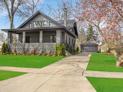 323 E Lincoln Ave, Wheaton, IL, 60187