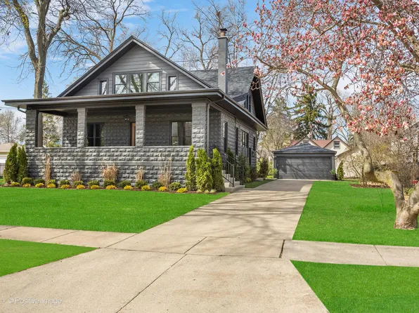 323 E Lincoln Ave, Wheaton, IL 60187