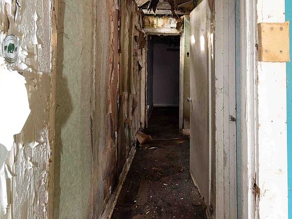 3rd image of 2835 Tyler St