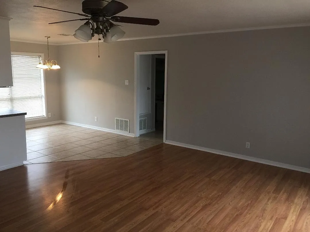 Building Photo - 207 Lynch Dr