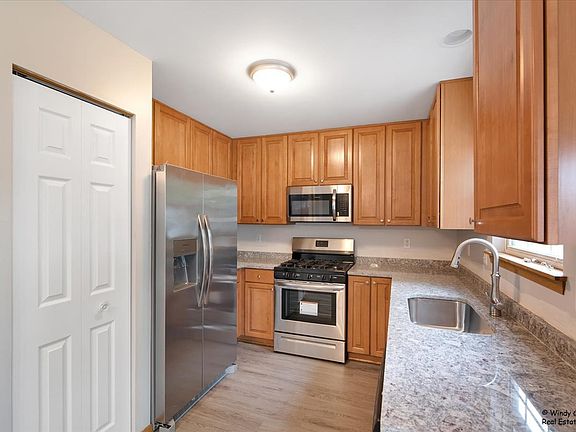 3rd image of 1827 Sunflower Dr
