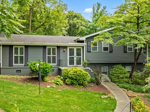 5700 Pinellas Dr, Knoxville, TN 37919