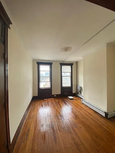 2 bed, 1000 sqft, $1,900 — Photo 3