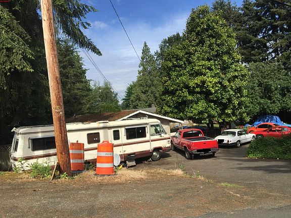 4th image of 11310 92nd Ave E