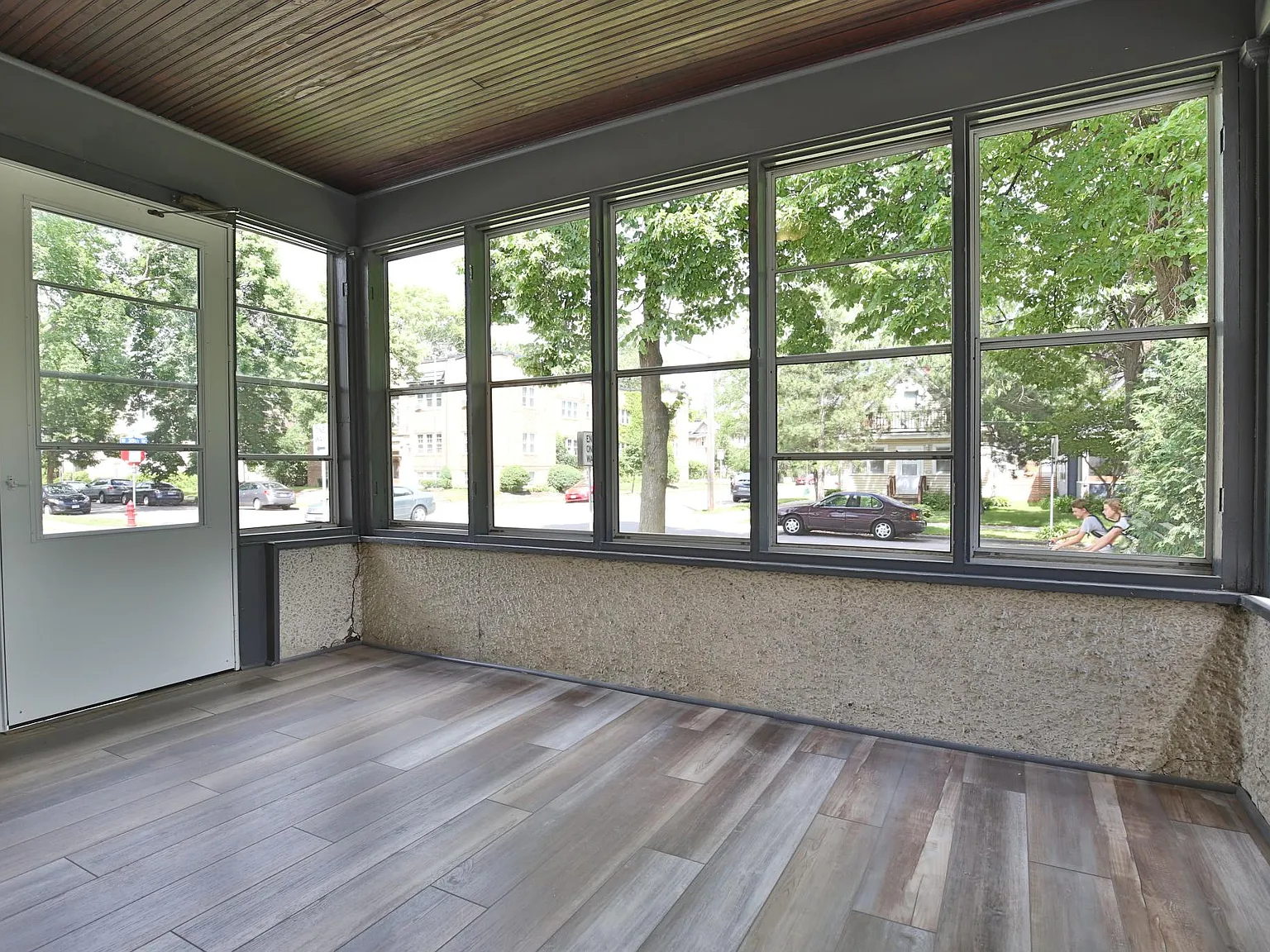 3 bed, 1400 sqft, $2,195 — Photo 3