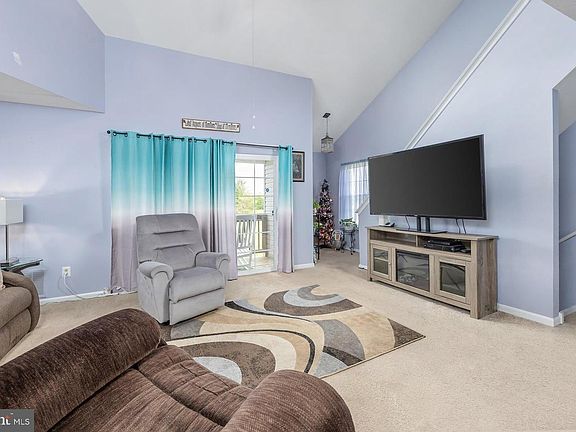 2nd image of 2502 Thistledown Ct