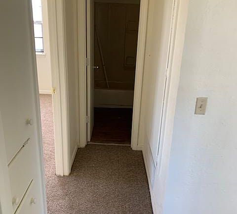5th image of 2825 Featherston Ave