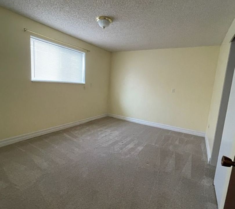 1st image of 810 Warner Dr APT C