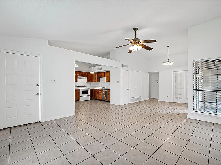 14219 Dartwood Dr — Photo 4