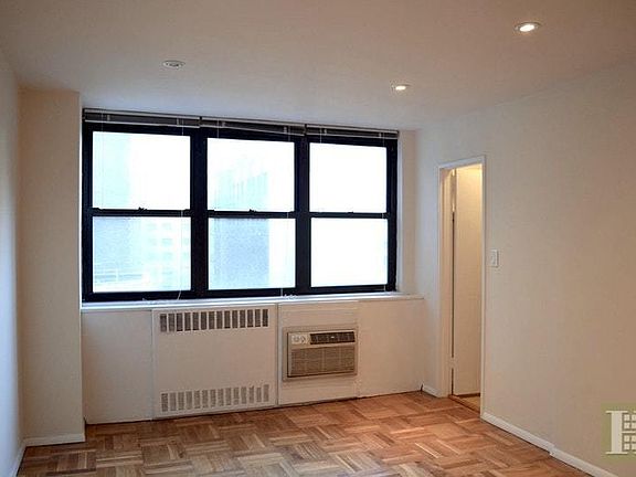5th image of 1523 2nd Ave #6H