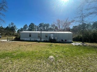 7021 Catalina Dr, Blackshear, GA 31516