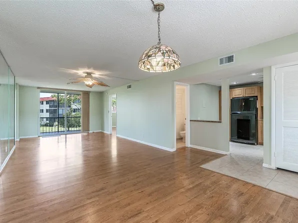 9720 S Hollybrook Lake Drive #205, Pembroke Pines, FL 33025