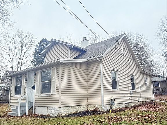 3rd image of 920 Clement St