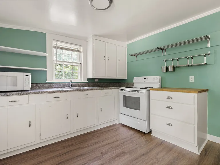 908B Iredell St #B — Photo 8