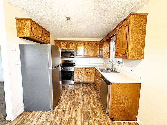 3rd image of 112 Ballygar St APT H