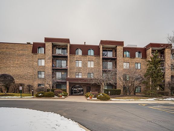 5th image of 2100 Valencia Dr APT 406