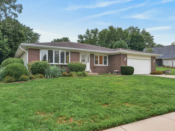 5006 W Oakwood Dr, McHenry, IL 60050