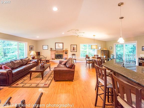 5th image of 2832 SE Camwal Dr