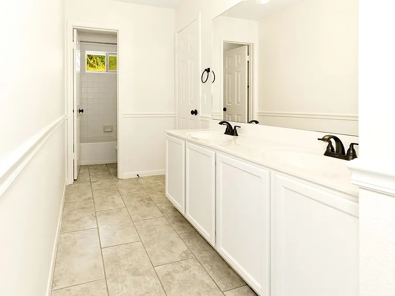 119 Baythorne — Photo 3